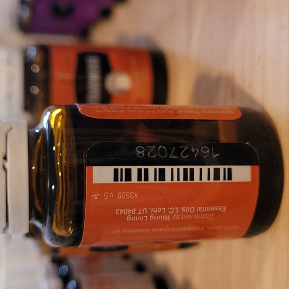 Cedarwood Essential Oil *New* - Picture 2 of 3